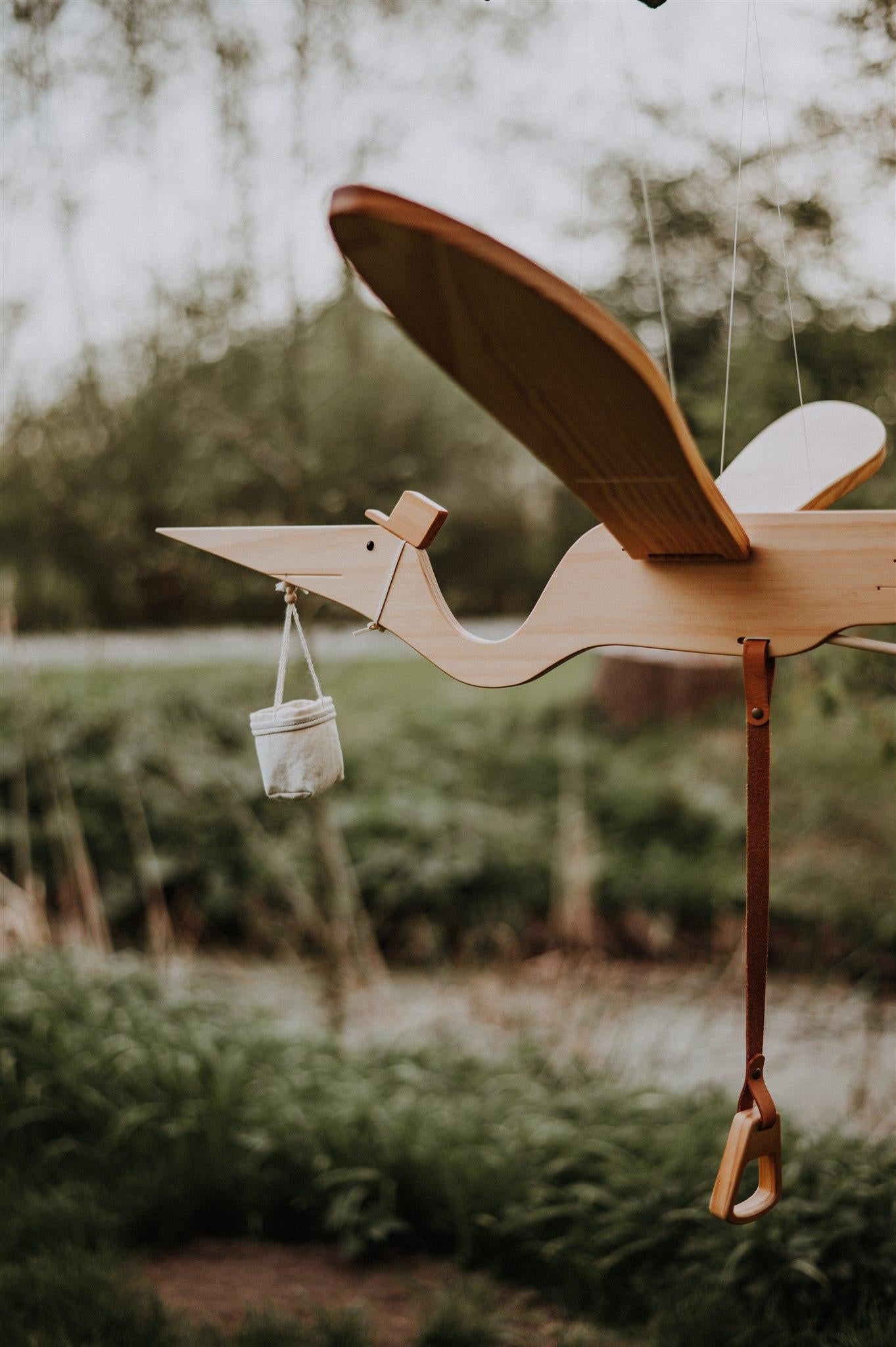 Móvil de Madera, Pelícano - Kokoa Home