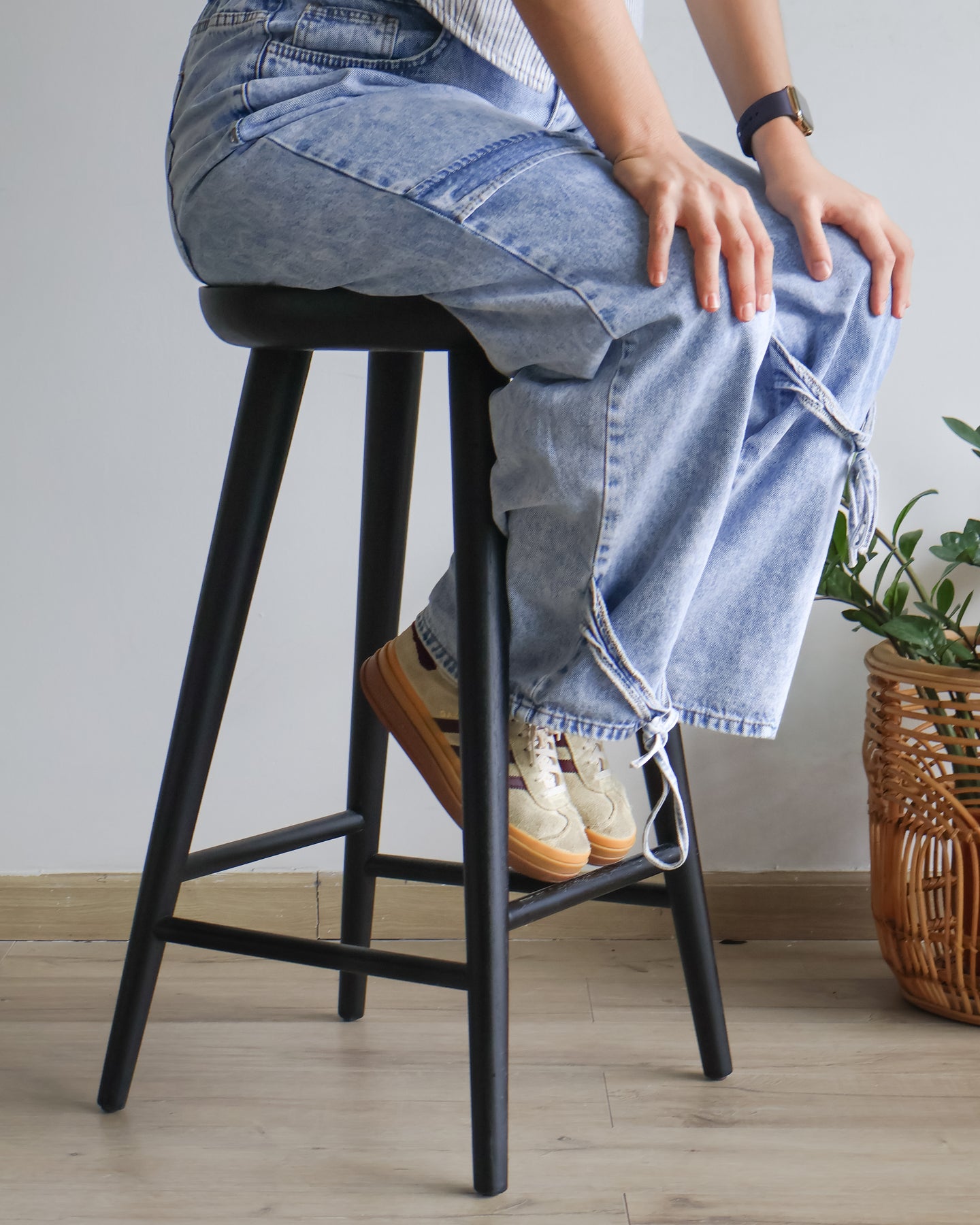 Taburete de Bar Bogotá, Negro - Kokoa Home