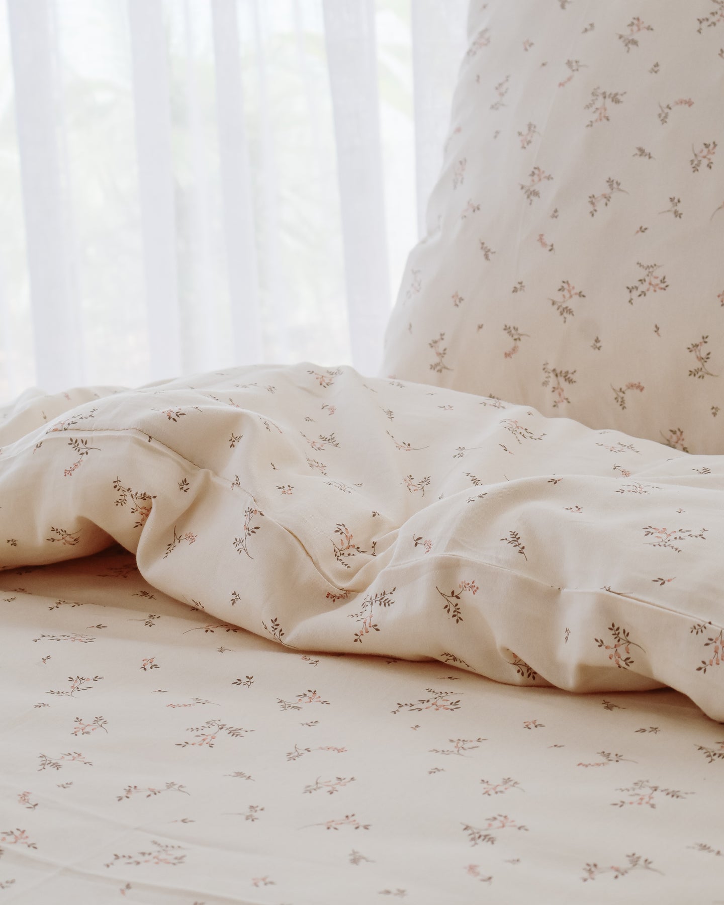 Duvet Ashley, Cama Single