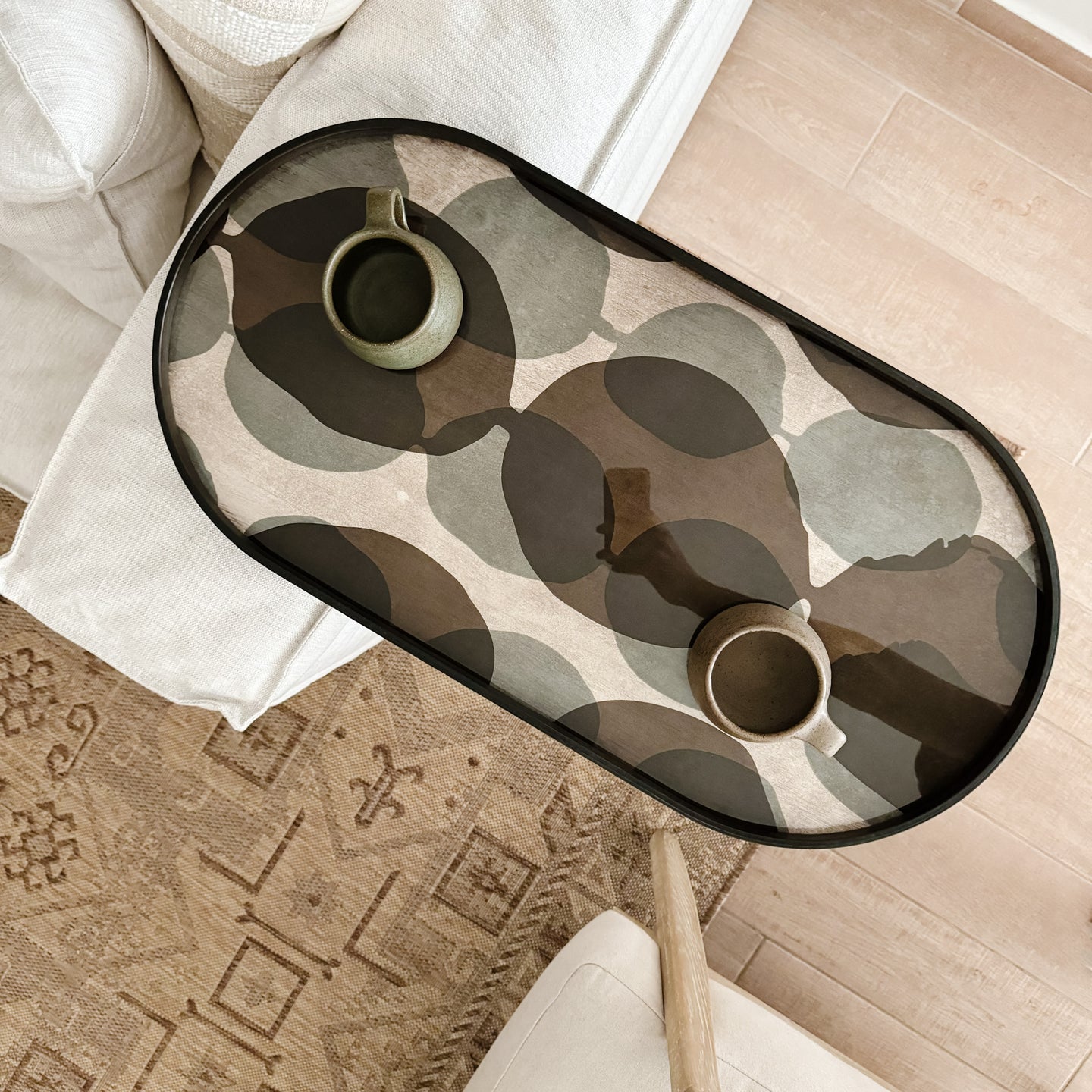 Mesa Lateral Amberes Ovalada - Kokoa Home